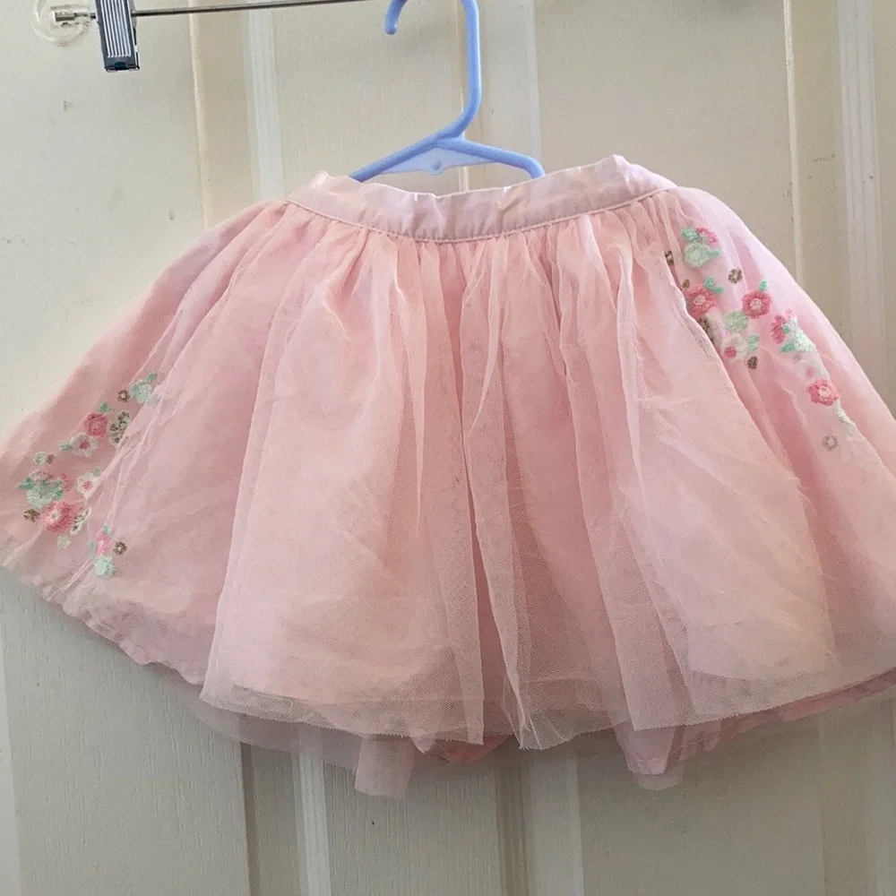 FINAL MARKDOWN Carter’s 3t tulle embroidered skirt